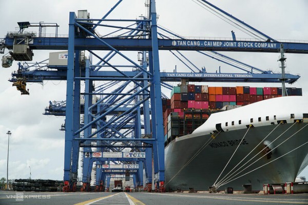THỦ TƯỚNG: Cảng Cái Mép - Thị Vải phải cạnh tranh ngang hàng với Singapore
